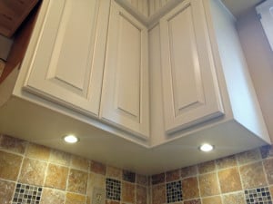 recessed lighting in cabinets